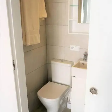 아파트 A Beautiful 2 Bedrooms *