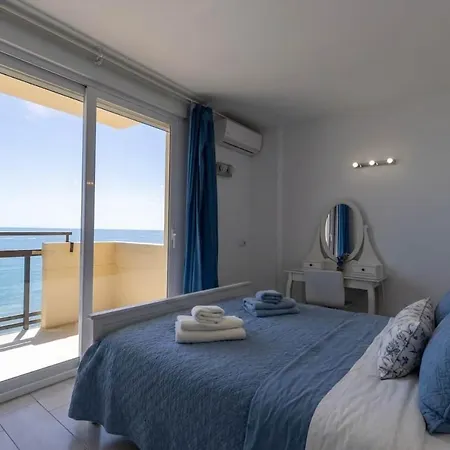 아파트 A Beautiful 2 Bedrooms 푸엔히롤라