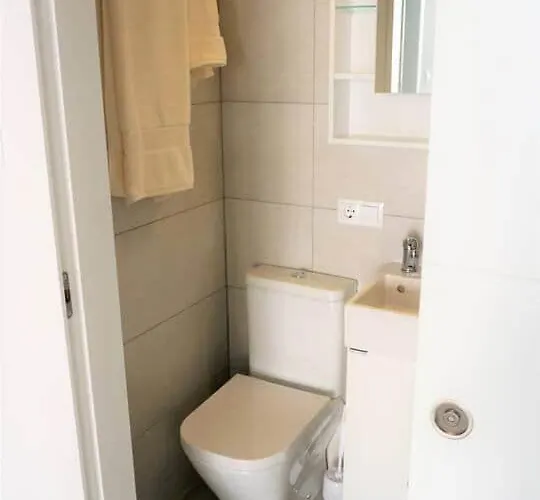 Apartment A Beautiful 2 Bedrooms *