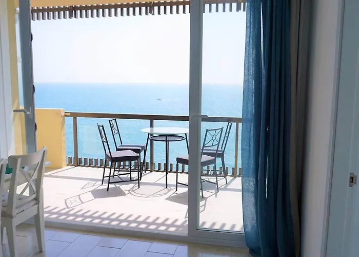Apartment A Beautiful 2 Bedrooms *