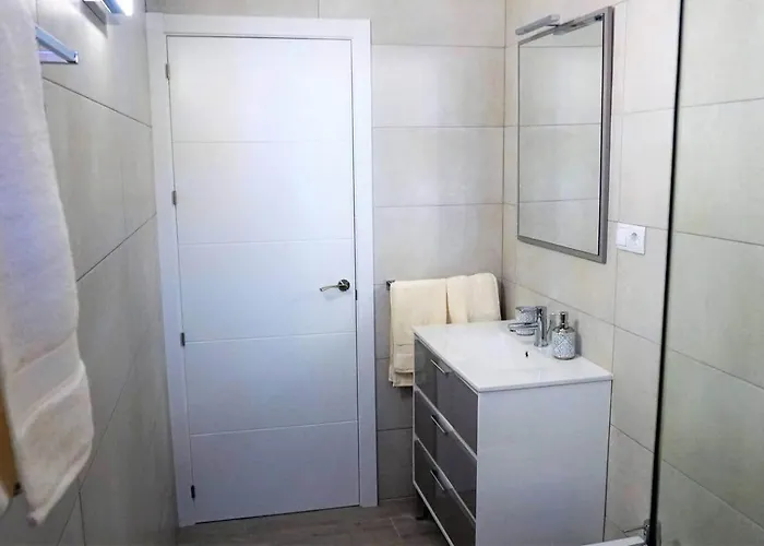 A Beautiful 2 Bedrooms Apartment *